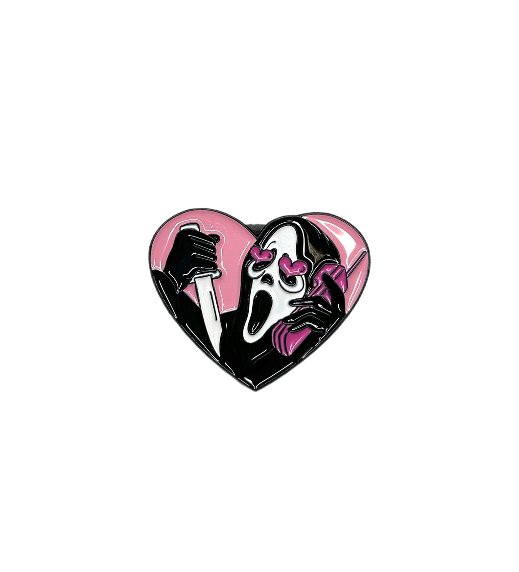 Pin de esmalte de corazón rosa asesino